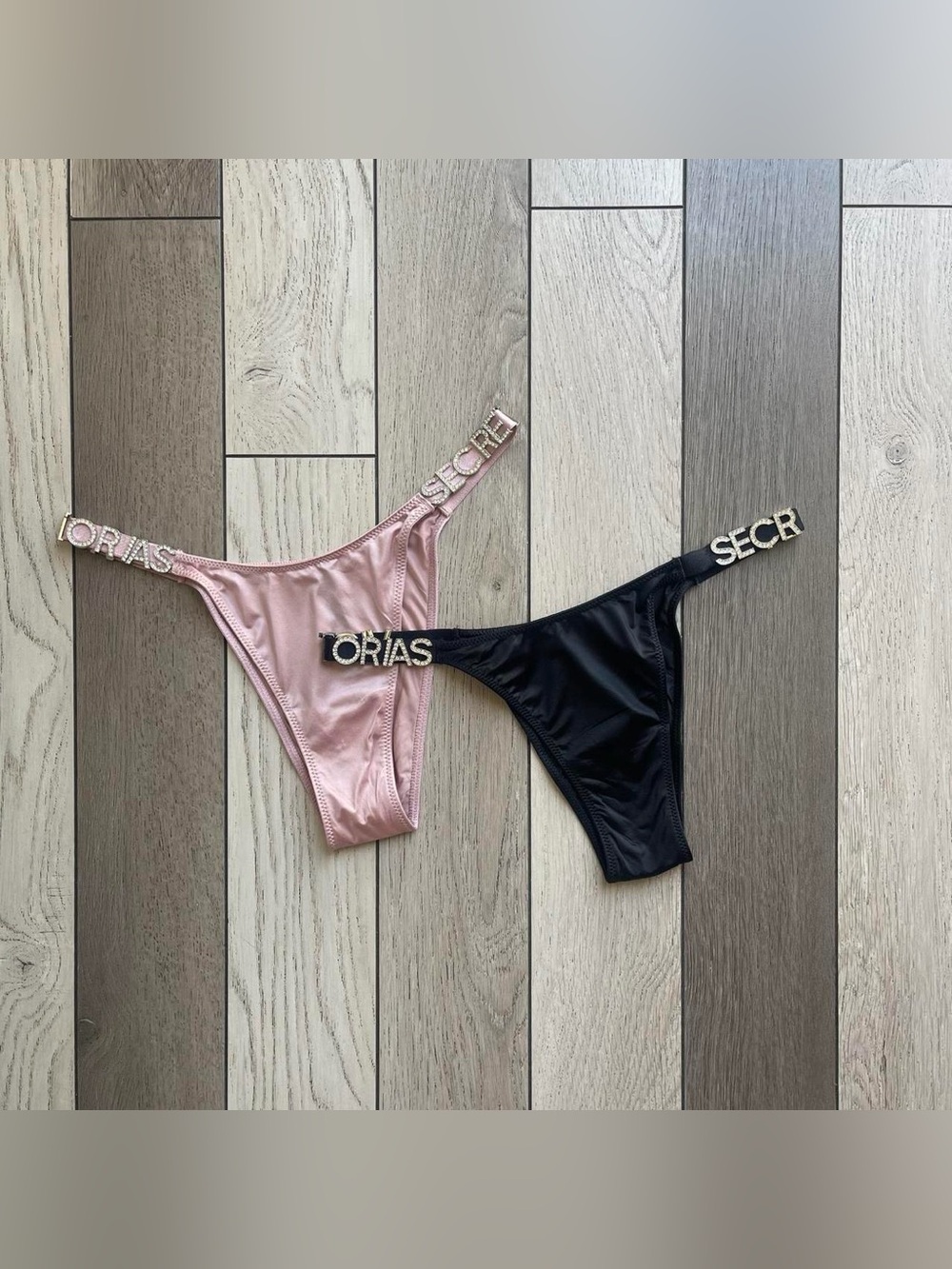 Victoria,s Secret pink and black bundle of panties Small